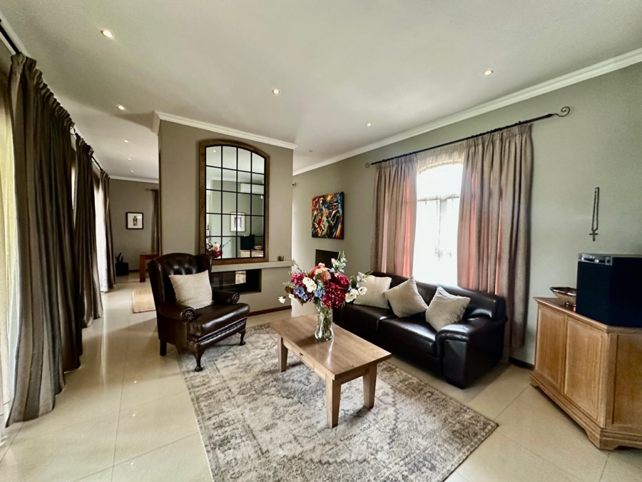 4 Bedroom Property for Sale in Klein Zevenwacht Western Cape